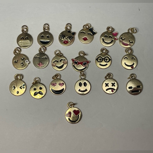 19 Emoji Gold Tone Charms - Picture 1 of 7